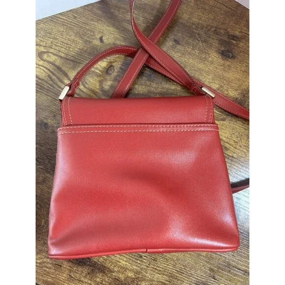 Liz Claiborne Red Crossbody Purse Gold Tone Hardware Flap Bag Classic Chic - Picture 7 of 12